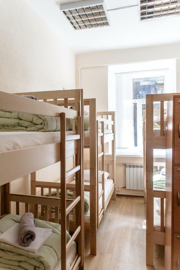 Globus Lipki Hostel Kiev Bagian luar foto