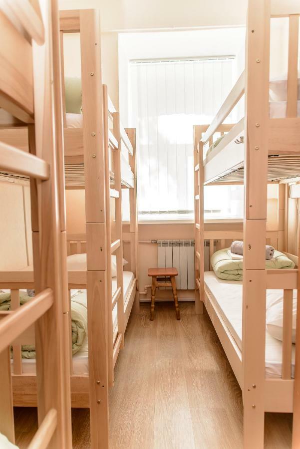 Globus Lipki Hostel Kiev Bagian luar foto