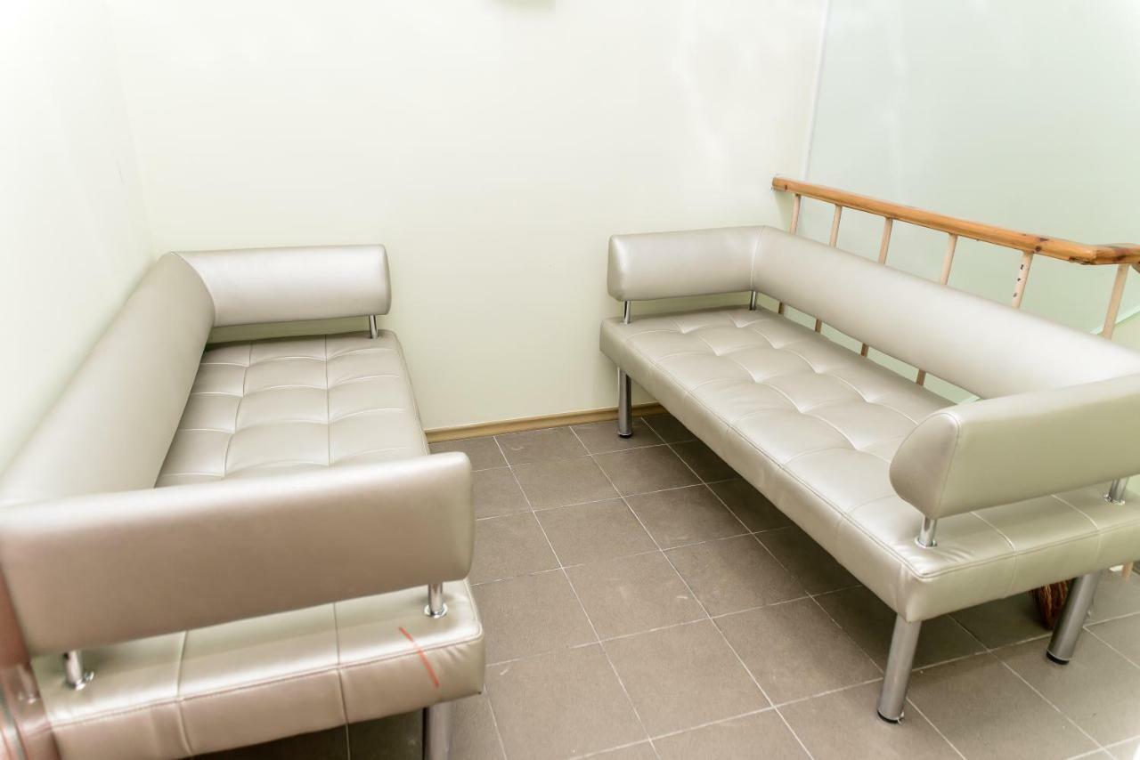 Globus Lipki Hostel Kiev Bagian luar foto