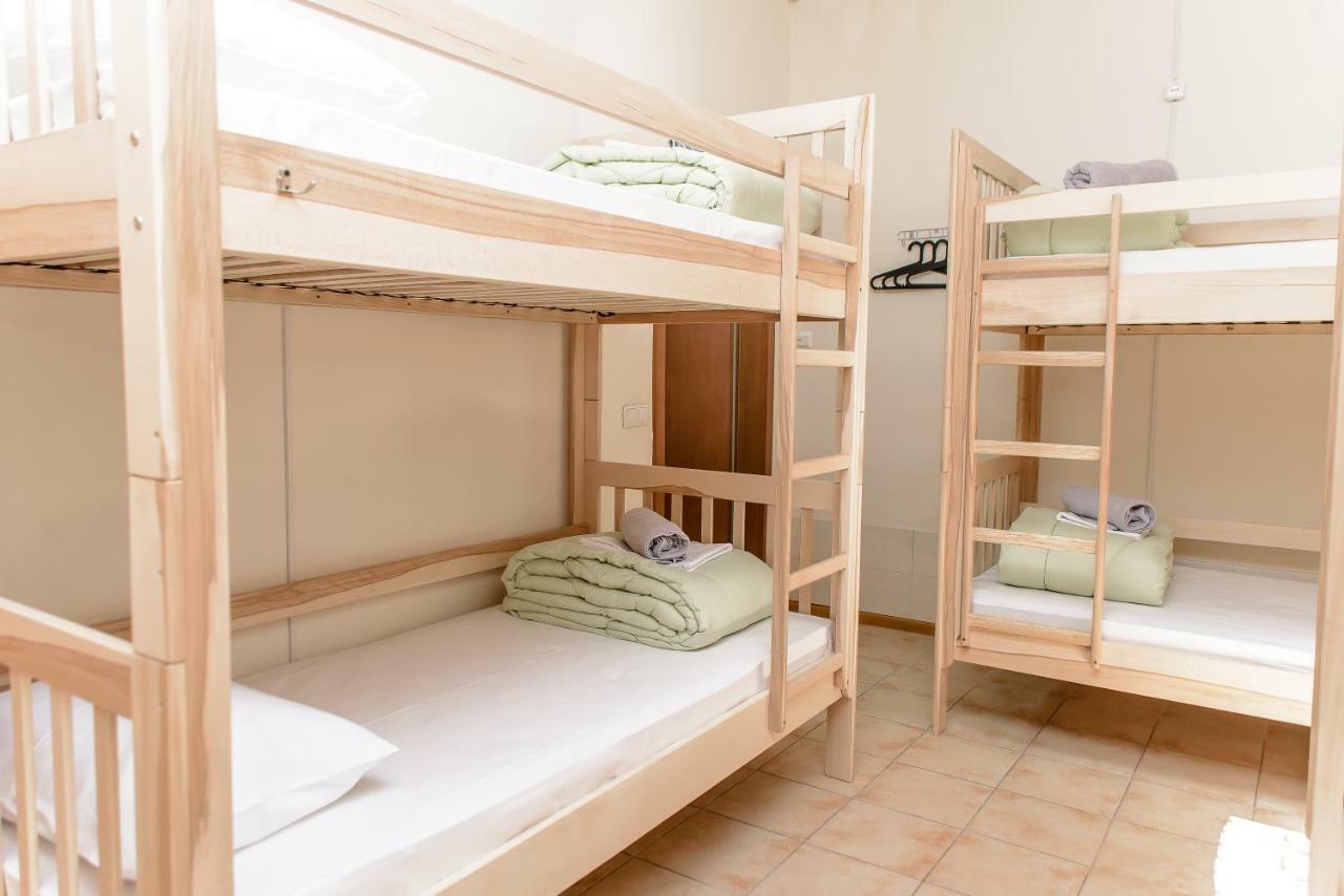 Globus Lipki Hostel Kiev Bagian luar foto