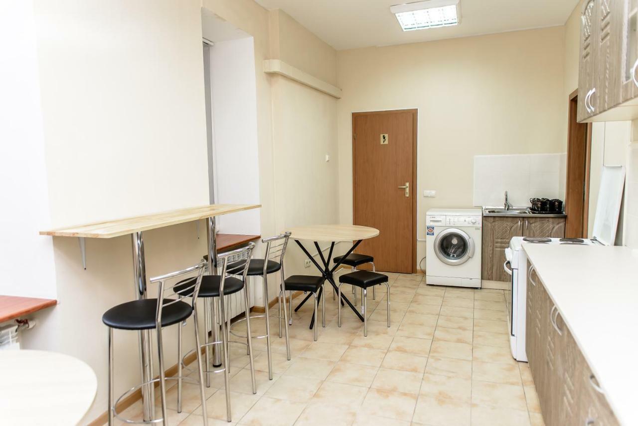 Globus Lipki Hostel Kiev Bagian luar foto