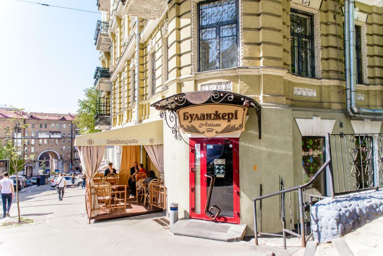 Globus Lipki Hostel Kiev Bagian luar foto