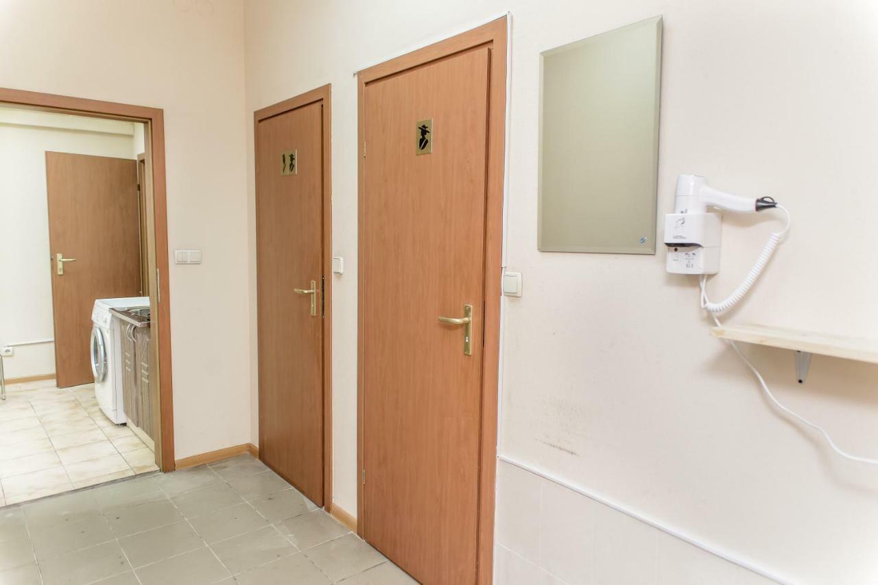Globus Lipki Hostel Kiev Bagian luar foto
